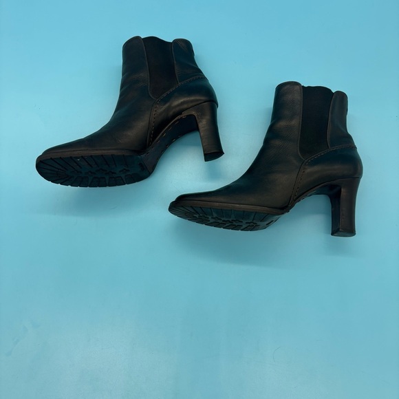 Cole Haan Women’s Dark Brown Leather Heeled Boots Size 9 D15348 - Picture 2 of 7